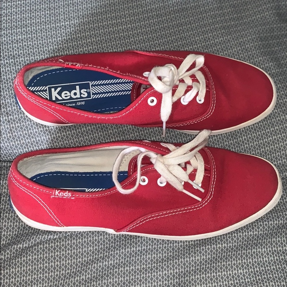 Red keds - Picture 3 of 3
